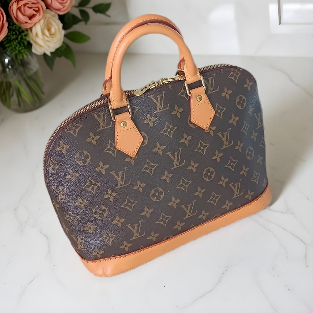Louis Vuitton ✨️ Vintage Monogram Alma PM Handbag - Picture 5 of 16